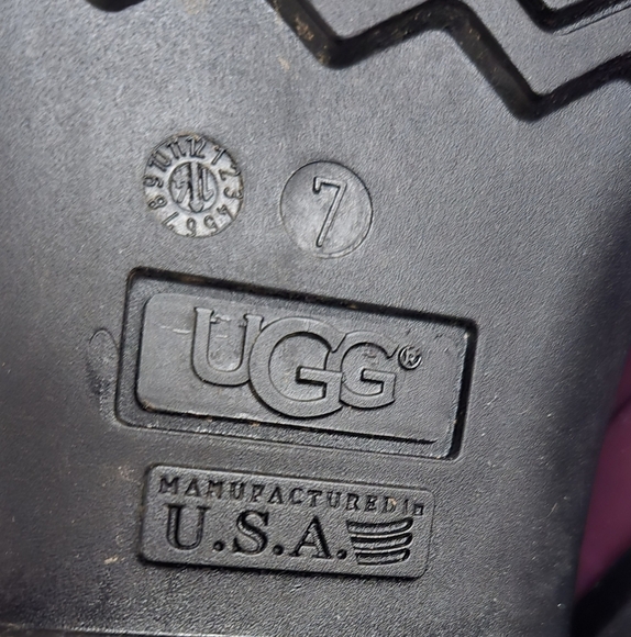 UGG Women's Shaye Rain Boot Maroon Burgundy Purple EUC Size 7 - Picture 4 of 9